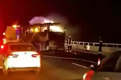 सऊदी अरब में दर्दनाक हादसा! मक्का–मदीना हाईवे पर बस में लगी भीषण आग, 42 भारतीय उमरा यात्रियों की मौत