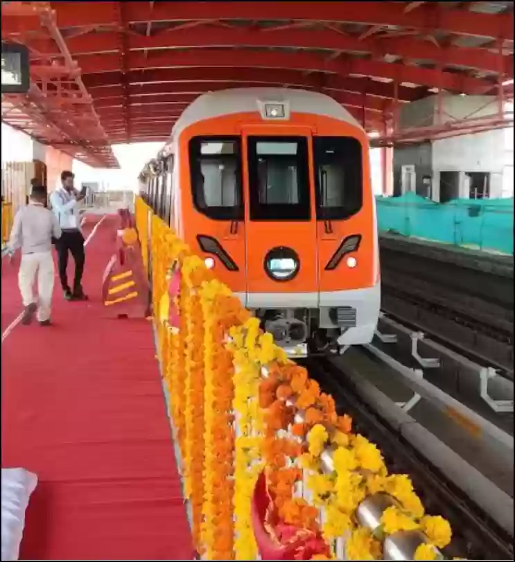 भोपाल मेट्रो में 2 दिन में 10 हजार यात्रियों ने किया सफर… अब करोंद से एम्स तक पूरे 16.74 KM सफर का इंतजार!