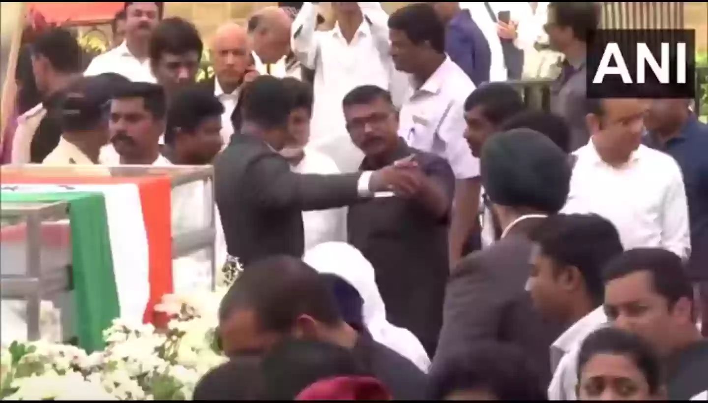 मुंबई में दर्शन के लिए रखी गई रतन टाटा की पार्थिव देह, राजकीय सम्मान से होगा अंतिम संस्कार