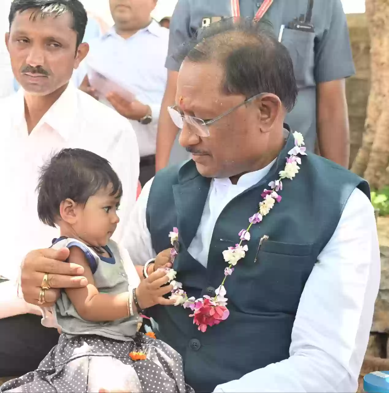 सीएम साय ने बेमेतरा के सहसपुर गांव में लगाई चौपाल, कई घोषणाएं भी कीं