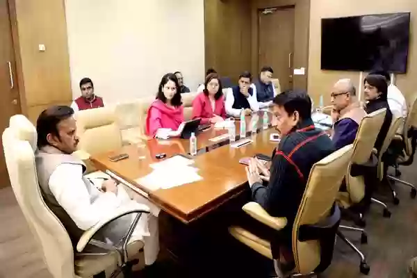 डिप्टी सीएम राजेंद्र शुक्ल ने स्वास्थ्य सेवाओं की गुणवत्ता में सुधार के लिए योजनाओं के प्रभावी, पारदर्शी, समयबद्ध क्रियान्वयन पर दिया जोर