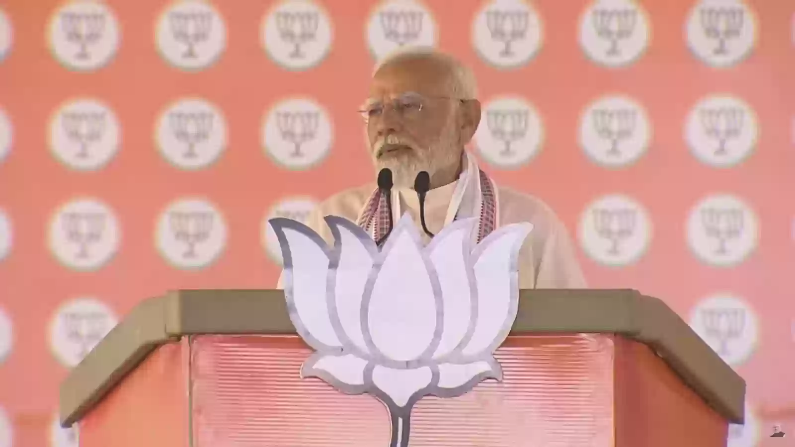 पीएम मोदी का आज गुजरात दौरे का दुसरा दिन आनंद और खेड़ा लोकसभा क्षेत्रों पर भाजपा उम्मीदवारों के लिए करेंगे प्रचार