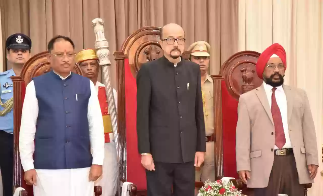 राज्यपाल रमेेन डेका ने न्यायमूर्ति इंदर सिंह उबोवेजा को छत्तीसगढ़ लोक आयोग के प्रमुख लोकायुक्त पद की शपथ दिलाई