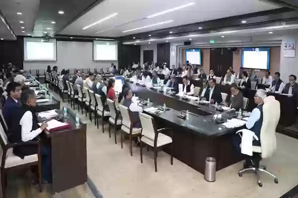 केंद्रीय बजट के प्रावधानों के अनुरूप परियोजनाएं और योजनाएं तैयार कर केंद्र सरकार को भेजें: अनुराग जैन