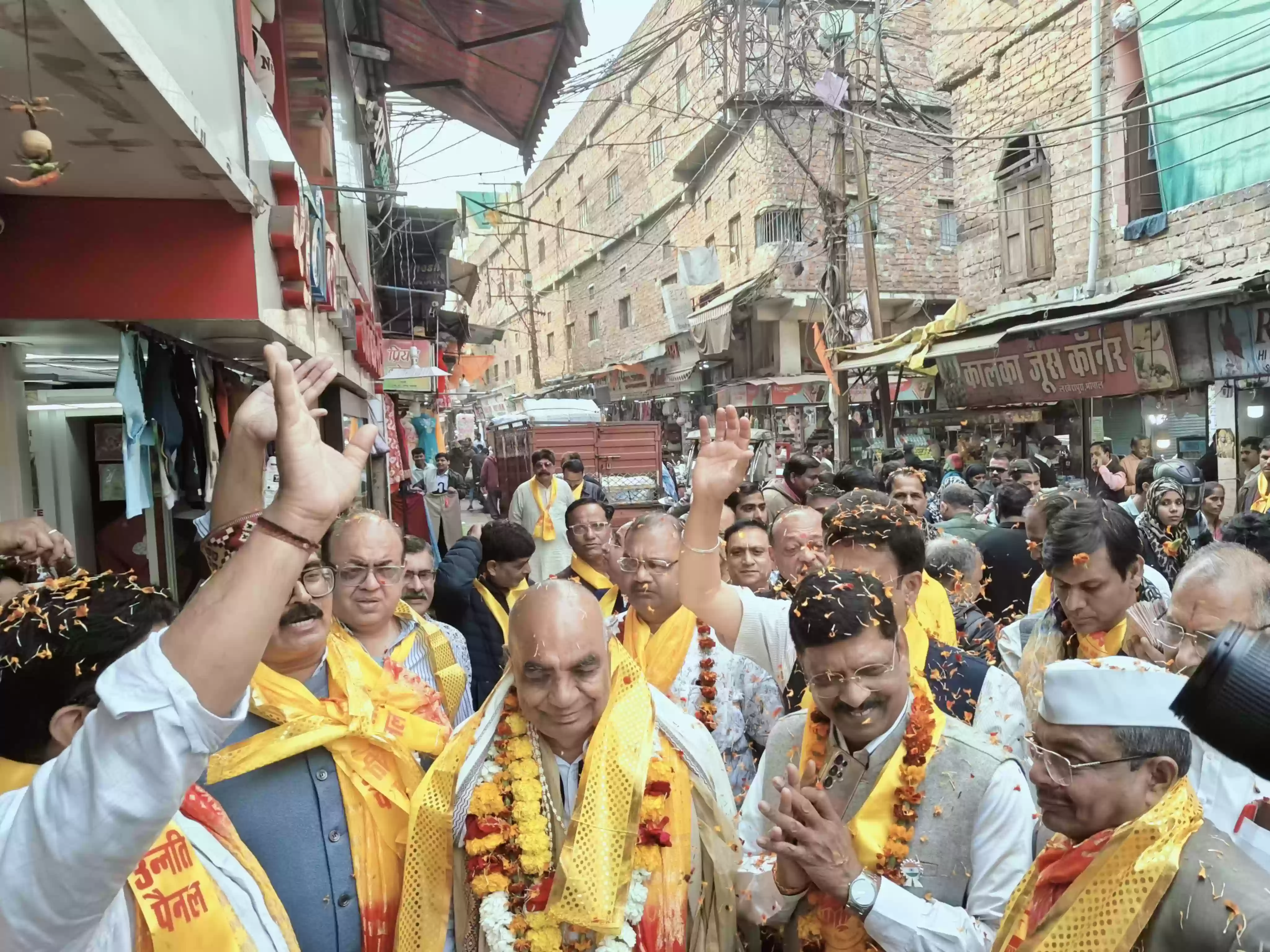 भोपाल चैंबर चुनाव में उन्नति पैनल का दमदार जनसंपर्क, पुराने शहर के बाजारों में मिला व्यापारियों का खुला समर्थन