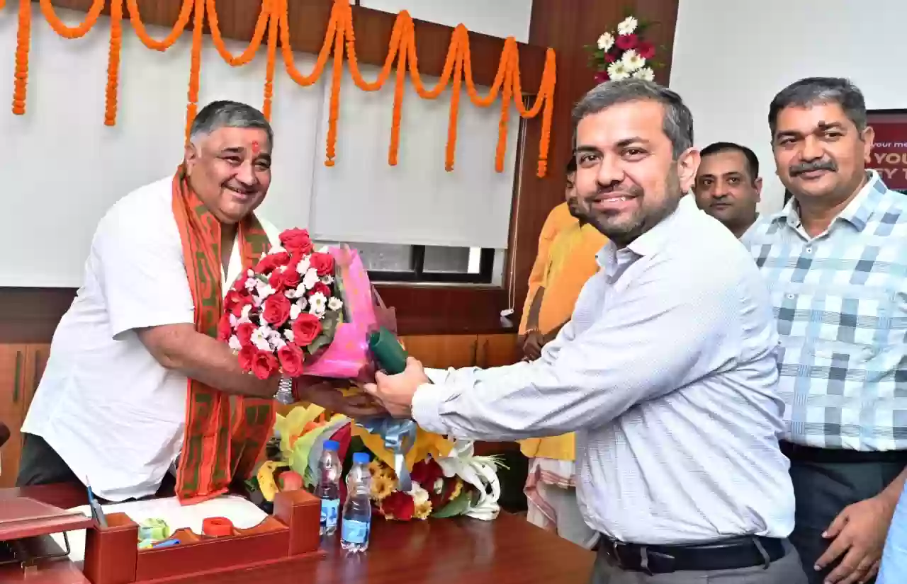 शपथ ग्रहण के दो हफ्ते बाद पर्यटन एवं संस्कृति मंत्री राजेश अग्रवाल ने मंत्रालय में संभाला कामकाज