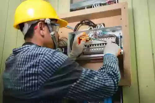 भोपाल में बिजली उपभोक्ताओं पर बड़ी कार्रवाई की तैयारी: एक परिसर में दो कनेक्शन होंगे बंद, 32 हजार उपभोक्ताओं पर असर