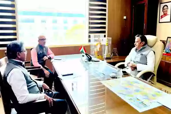 उपमुख्यमंत्री राजेंद्र शुक्ल के निर्देश- सीएचसी को फर्स्ट रेफरल यूनिट के रूप में उन्नत करने के लिए मैनपॉवर उपलब्ध कराएं