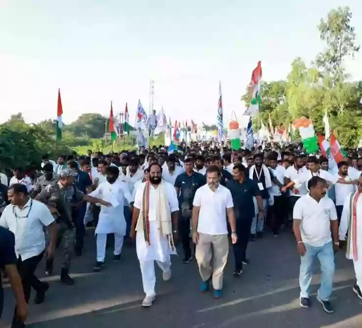 राहुल गांधी ने तेलंगाना में भारत जोड़ो यात्रा फिर से शुरू की