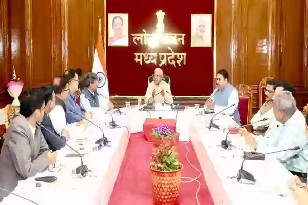 राज्यपाल मंगुभाई पटेल ने कहा- बंदियों की सोच सकारात्मक बनाने के प्रयास हों, जिससे वे समाज के नवनिर्माण में निभा सकें सक्रिय भूमिका