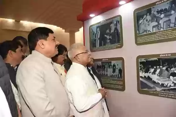राज्यपाल मंगुभाई पटेल ने विधानसभा में लगी दुर्लभ चित्रों की प्रदर्शनी का किया शुभारंभ