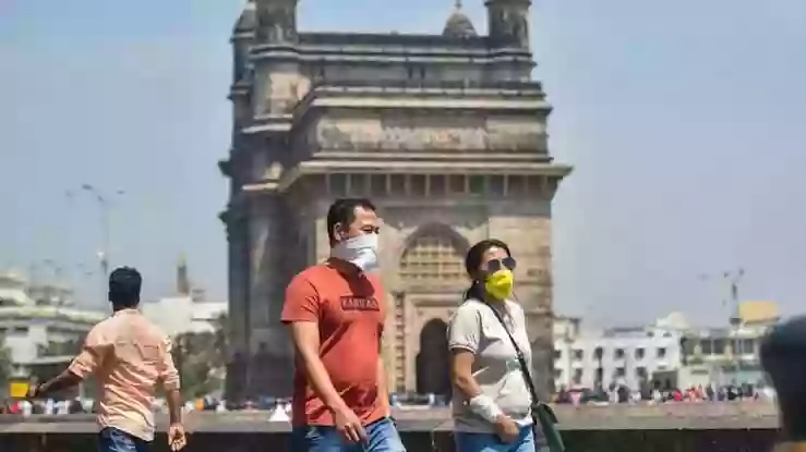 बढ़ते कोरोना संक्रमण के बीच महारष्ट्र सरकार ने लगाए प्रतिबंध, उद्धव बोले - हालात नहीं सुधरे तो अतिरिक्त प्रतिबंध लगाएंगे