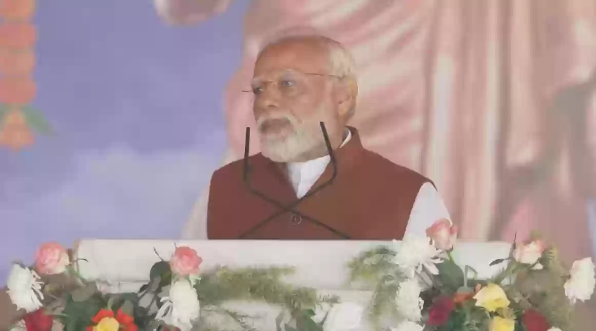 वाराणसी दौरे पर पीएम मोदी बोले- ‘मोदी की गारंटी माने गारंटी पूरा होने की गारंटी’, 36 परियोजनाओं का किया लोकार्पण