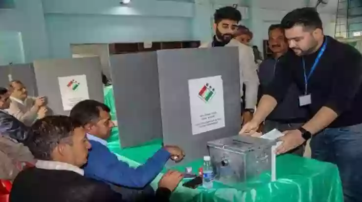 हिमाचल प्रदेश विधानसभा चुनाव 2022 : मतदान खत्म, 8 दिसंबर को आएंगे नतीजे, 412 उम्मीदवारों की किस्मत EVM में कैद