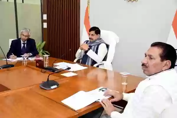 सीएम डॉ. मोहन यादव कमिश्नर्स-कलेक्टर्स को दिए निर्देश- किसान रथ निकालें, उड़द और मूंगफली के उत्पादन को दें प्रोत्साहन