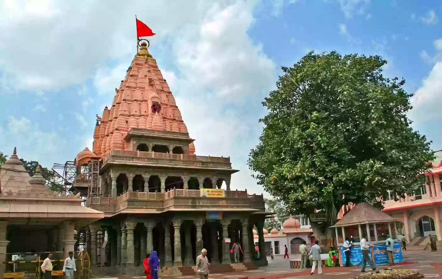 महाकालेश्वर मंदिर में दर्शन व्यवस्था में बड़ा बदलाव: संध्या और शयन आरती के लिए अब ऑनलाइन बुकिंग अनिवार्य