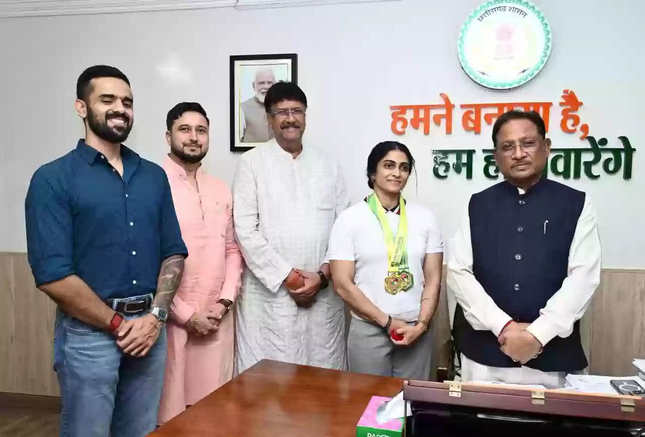 प्रदेश की बेटियों को एशियन अफ्रीकन पैसिफिक पावरलिफ्टिंग चैंपियनशिप की स्वर्ण पदक विजेता नमी राय पारेख से मिलेगी प्रेरणा: विष्णु देव साय
