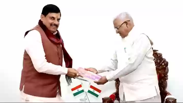 सीएम डॉ. मोहन यादव ने राज्यपाल मंगुभाई पटेल को बताया- कृषि वर्ष में किसानों को देश-विदेश में हो रहे नवाचारों से कराया जाएगा रूबरू