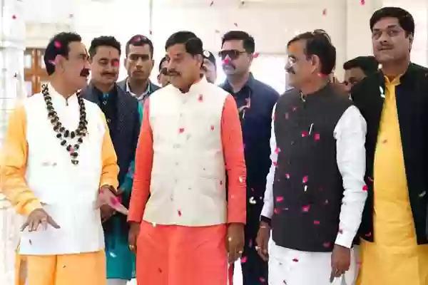 डबरा में नवग्रह शक्तिपीठ के प्राण-प्रतिष्ठा समारोह में शामिल हुए सीएम डॉ. मोहन यादव, बोले अद्भुत धाम है