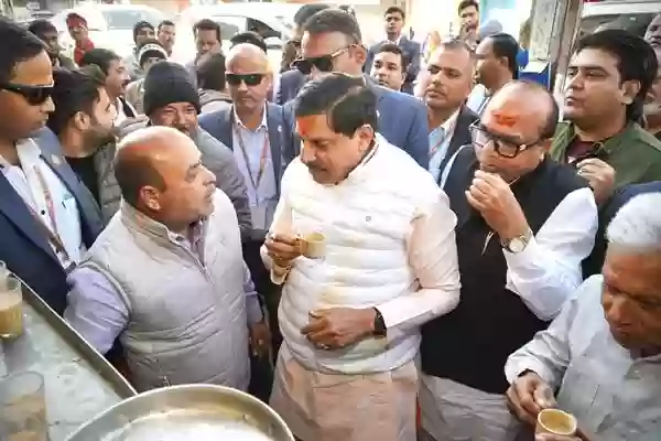 मुख्यमंत्री डॉ. मोहन यादव ने उज्जैन में निर्माणाधीन गीता भवन की स्थिति देखी, चाय पर लोगों से की चर्चा