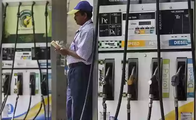 फिर बदले पेट्रोल-डीजल के दाम, जानें क्या हैं आज के रेट