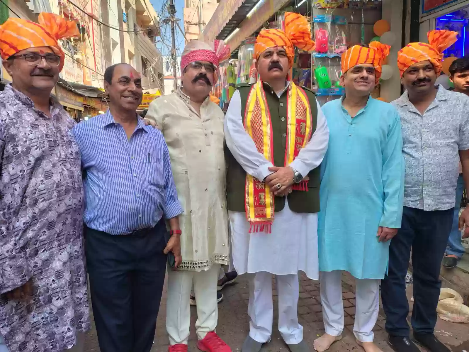 महाशिवरात्रि पर मोटवानी परिवार का 16वां विशाल भंडारा, लालवानी प्रेस रोड पर 15 हजार से अधिक श्रद्धालुओं ने किया प्रसाद ग्रहण