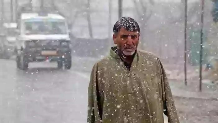 कश्मीर घाटी में बारिश और बर्फबारी की संभावना