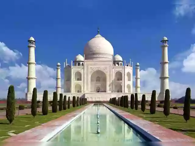 देश में पर्यटकों की पहली पसंद ताज, फतेहपुरसीकरी टॉप 10 सूची से बाहर, देखिए पूरी लिस्ट