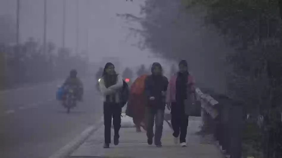 एमपी में बदला मौसम का मिजाज: 28 जिलों में बारिश का अलर्ट, तापमान गिरेगा, ठंड बढ़ेगी