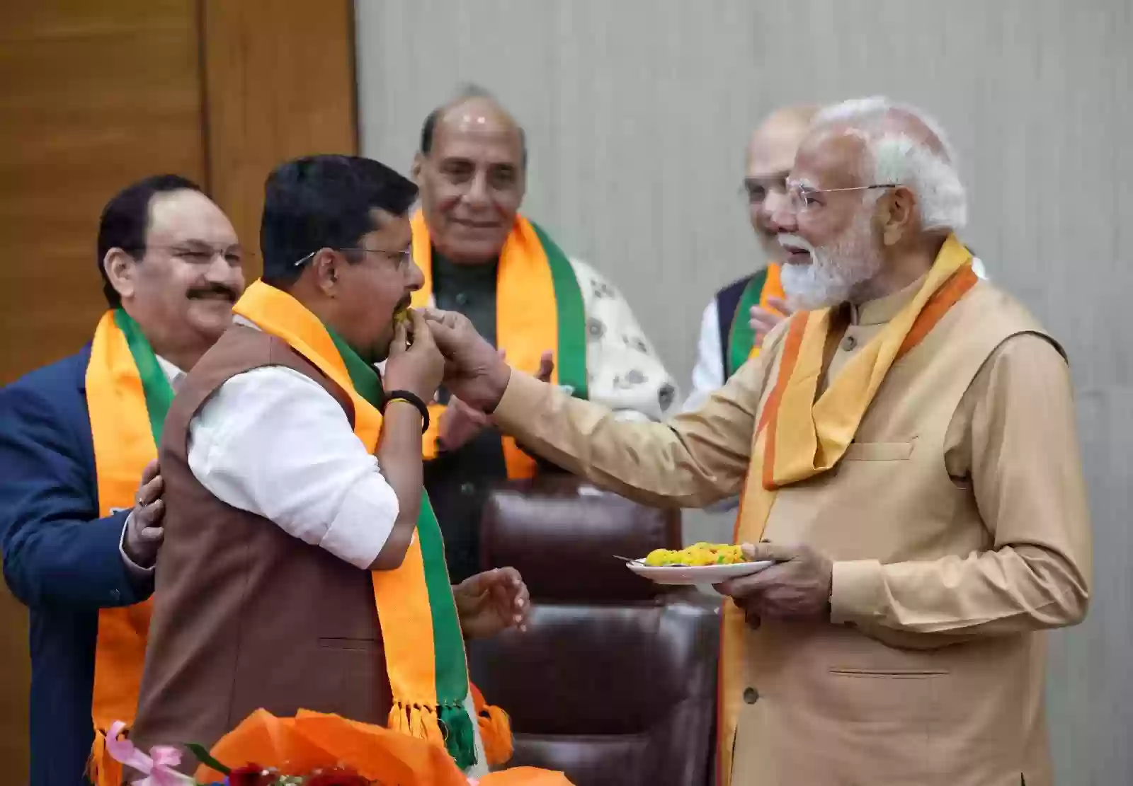 नितिन नबीन भाजपा के 12वें राष्ट्रीय अध्यक्ष बने, पीएम मोदी ने पहनाई माला