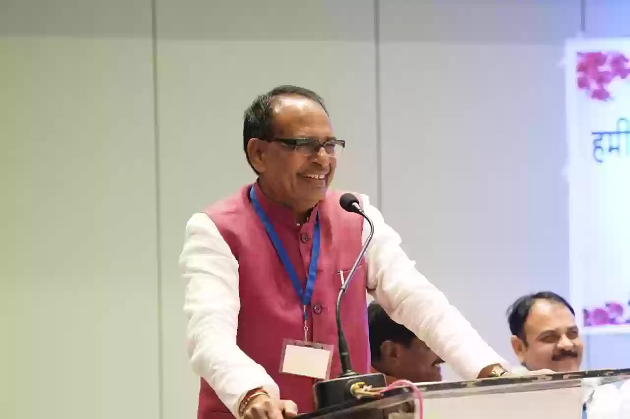 मंत्रालय मिलते ही एक्शन में शिवराज, मध्यप्रदेश भवन में अधिकारीयों की बुलाई बैठक, दिए जरुरी दिशा निर्देश