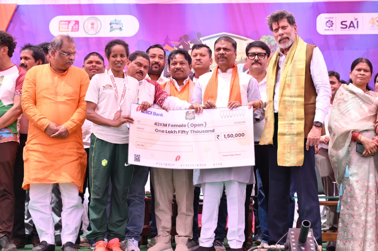 ‘बस्तर हेरिटेज मैराथन’ ने बनाया नया कीर्तिमान, 9,800 से अधिक धावकों ने किया प्रतिभाग