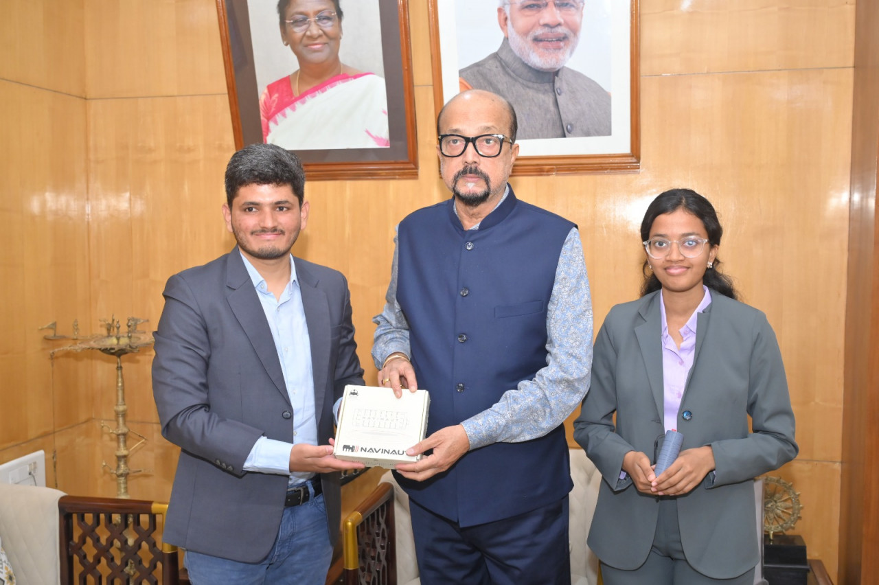 यूनीसेफ के इमेजिन वेंचर के प्रथम भारतीय पुरस्कार विजेता रवि किरण ने राज्यपाल रमेन डेका से की मुलाकात, जानें उद्देश्य...