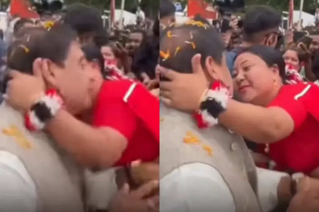 असम रैली में CM हिमंता को महिला ने किया किस, वीडियो वायरल