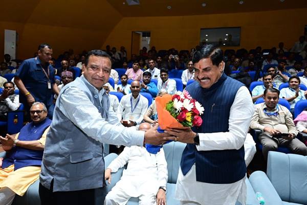 अंतरिक्ष उपलब्धियां युवाओं को विज्ञान, अनुसंधान और नवाचार के क्षेत्र में आगे बढ़ने के लिए करती हैं प्रेरित: डॉ. मोहन यादव