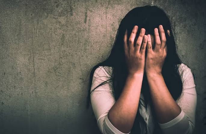 भोपाल में छात्रा से फर्जी पहचान बनाकर शोषण का आरोप, डेढ़ साल तक संबंध—गर्भपात और धर्म परिवर्तन का दबाव