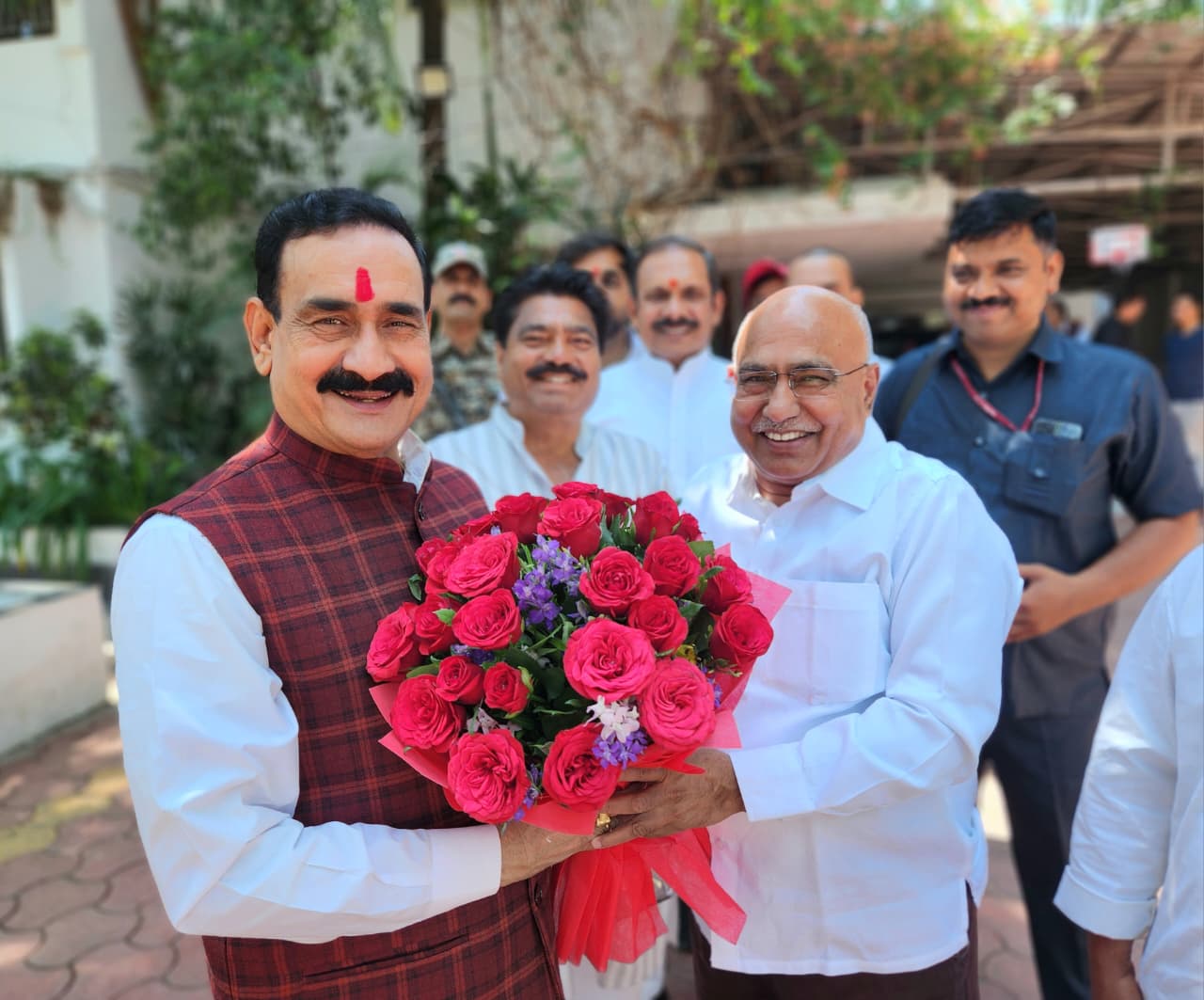 राजेंद्र भारती को राहत मिलेगी या बढ़ेगी मुश्किल? 15 अप्रैल की सुनवाई तय करेगी दतिया की सियासी दिशा, उधर नरोत्तम से मिले बीजेपी प्रदेश अध्यक्ष