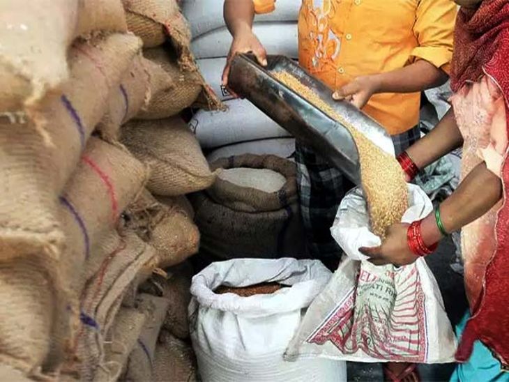 MP में राशन सिस्टम बदलने की तैयारी: अब बायोमेट्रिक नहीं, फेस रिकग्निशन से मिलेगा अनाज, करोड़ों लोगों पर असर