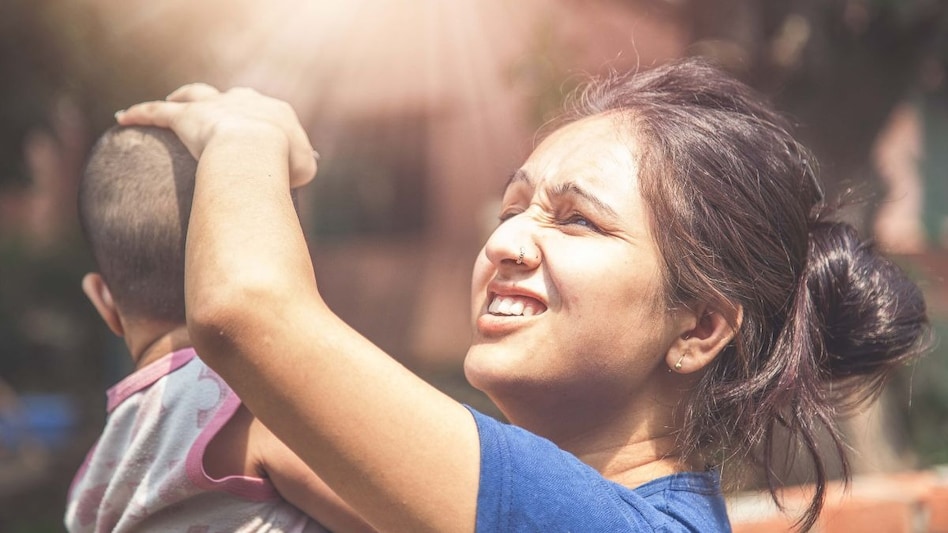 MP में गर्मी का कहर: जबलपुर में 3 साल का रिकॉर्ड टूटा, 8 जिलों में लू अलर्ट और 44°C के पार पहुंचा पारा