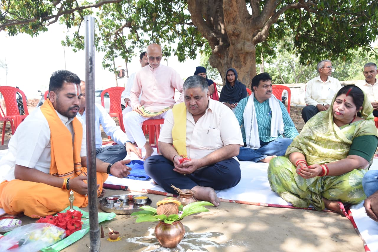 कैबिनेट मंत्री राजेश अग्रवाल ने नगर पंचायत लखनपुर में 283 लाख रुपए के विकास परियोजनाओं का किया भूमिपूजन