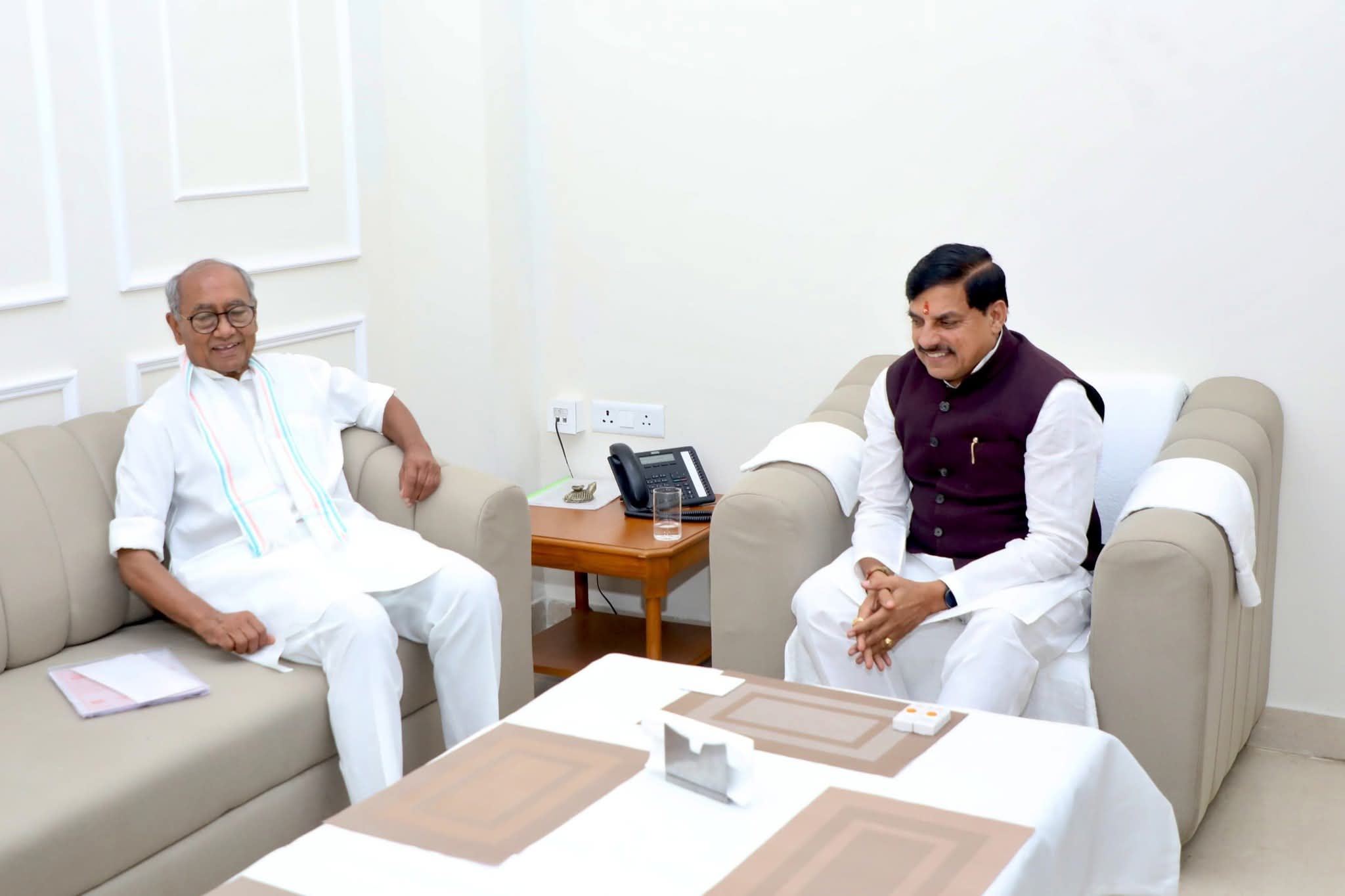 मुख्यमंत्री डॉ. मोहन यादव से मिले पूर्व मुख्यमंत्री दिग्विजय सिंह, गेहूं उपार्जन के संबंध में की चर्चा