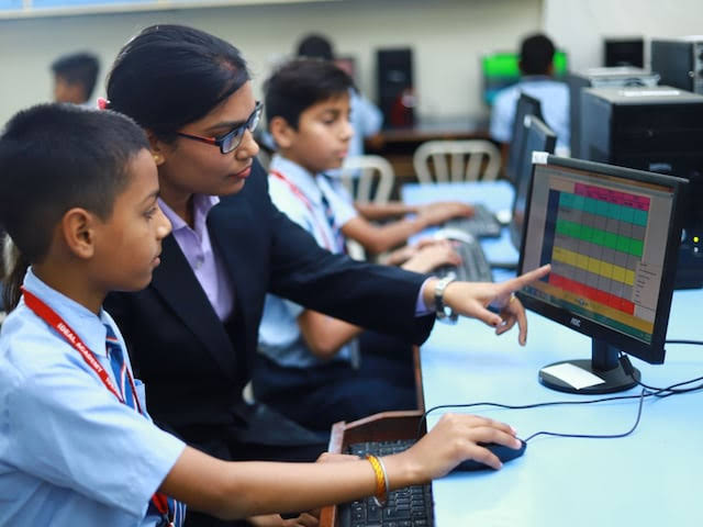 मप्र के स्कूलों में अब साइबर सिक्योरिटी की पढ़ाई, बच्चों को सिखाया जाएगा ऑनलाइन फ्रॉड से बचाव