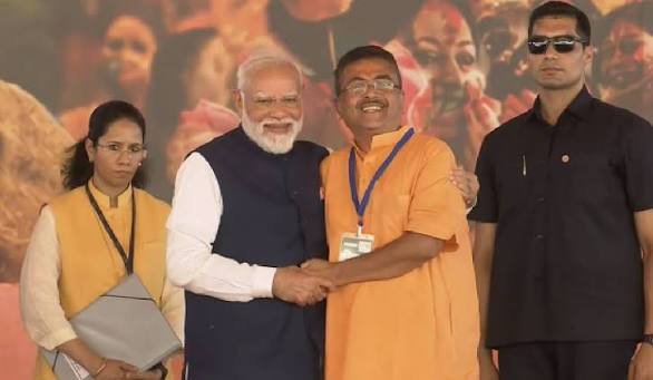 शुभेंदु अधिकारी ने ली CM पद की शपथ, मोदी-शाह की मौजूदगी में बंगाल में BJP सरकार की शुरुआत