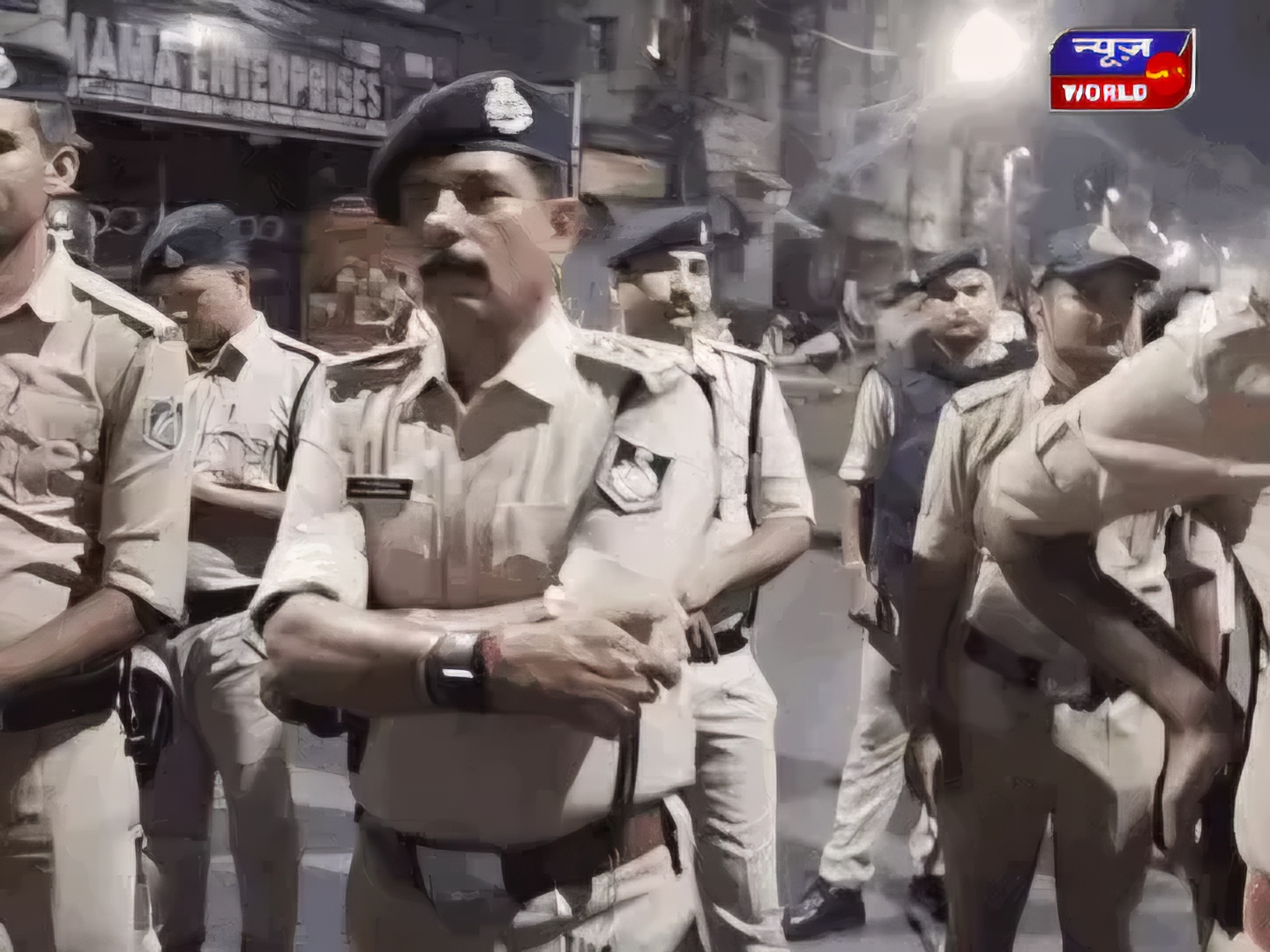 गौतम नगर मामले ने बढ़ाया तनाव, प्रदर्शनकारियों और पुलिस में झड़प; आंसू गैस छोड़ी गई
