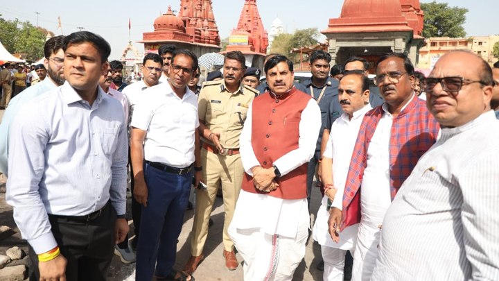 मुख्यमंत्री डॉ. मोहन यादव ने हरसिद्धि पाल से राम घाट मार्ग चौड़ीकरण कार्य का किया निरीक्षण, कहा- कार्य तेजी गति व गुणवत्ता के साथ समय-सीमा में करें पूरा