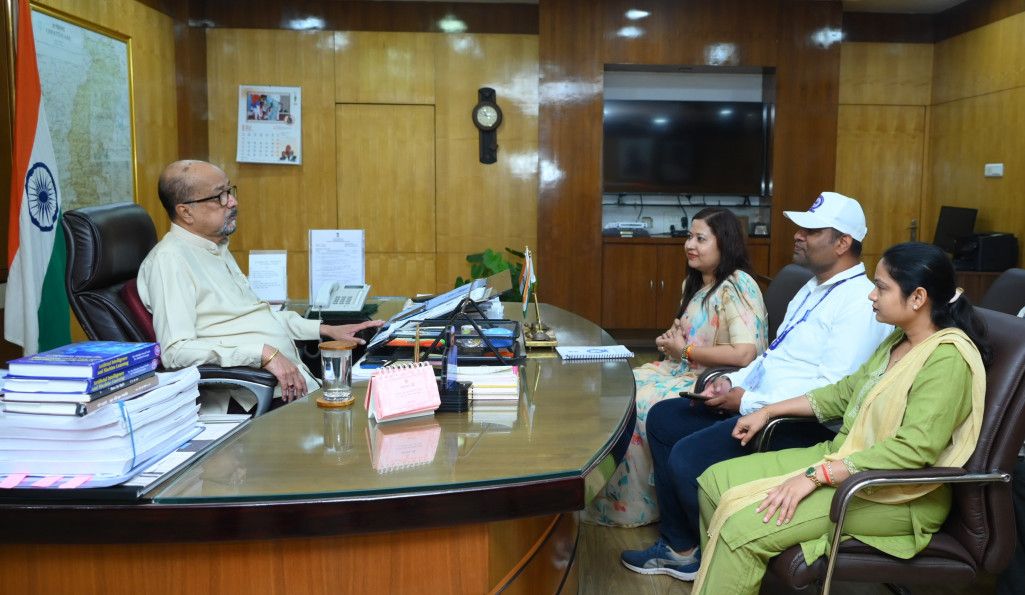 जनगणना की प्रक्रिया में शामिल हुए राज्यपाल रमेन डेका, 33 बिंदुओं से संबंधित जानकारी दी