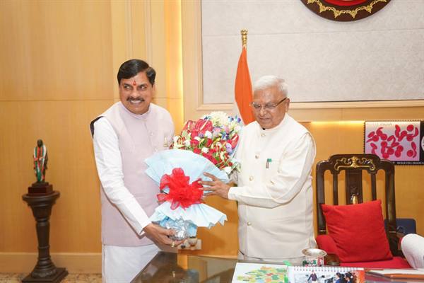 मुख्यमंत्री डॉ. मोहन यादव लोकभवन पहुंचे, राज्यपाल मंगुभाई पटेल को जन्मदिन की बधाई दी