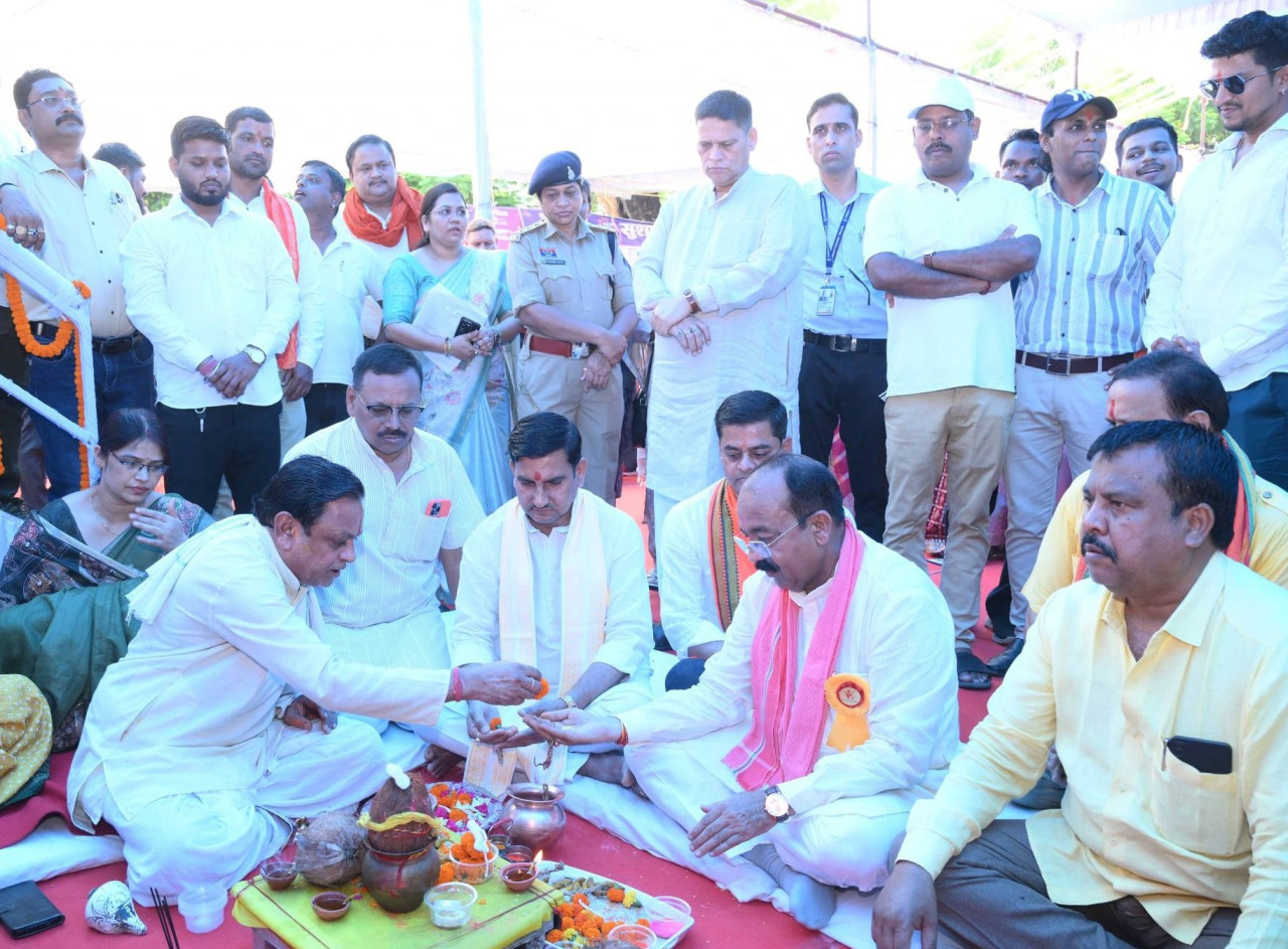 सुशासन तिहार: बिलासपुर के जिला स्तरीय शहरी समाधान शिविर में 18.50 करोड़ के विकास कार्यों का भूमिपूजन