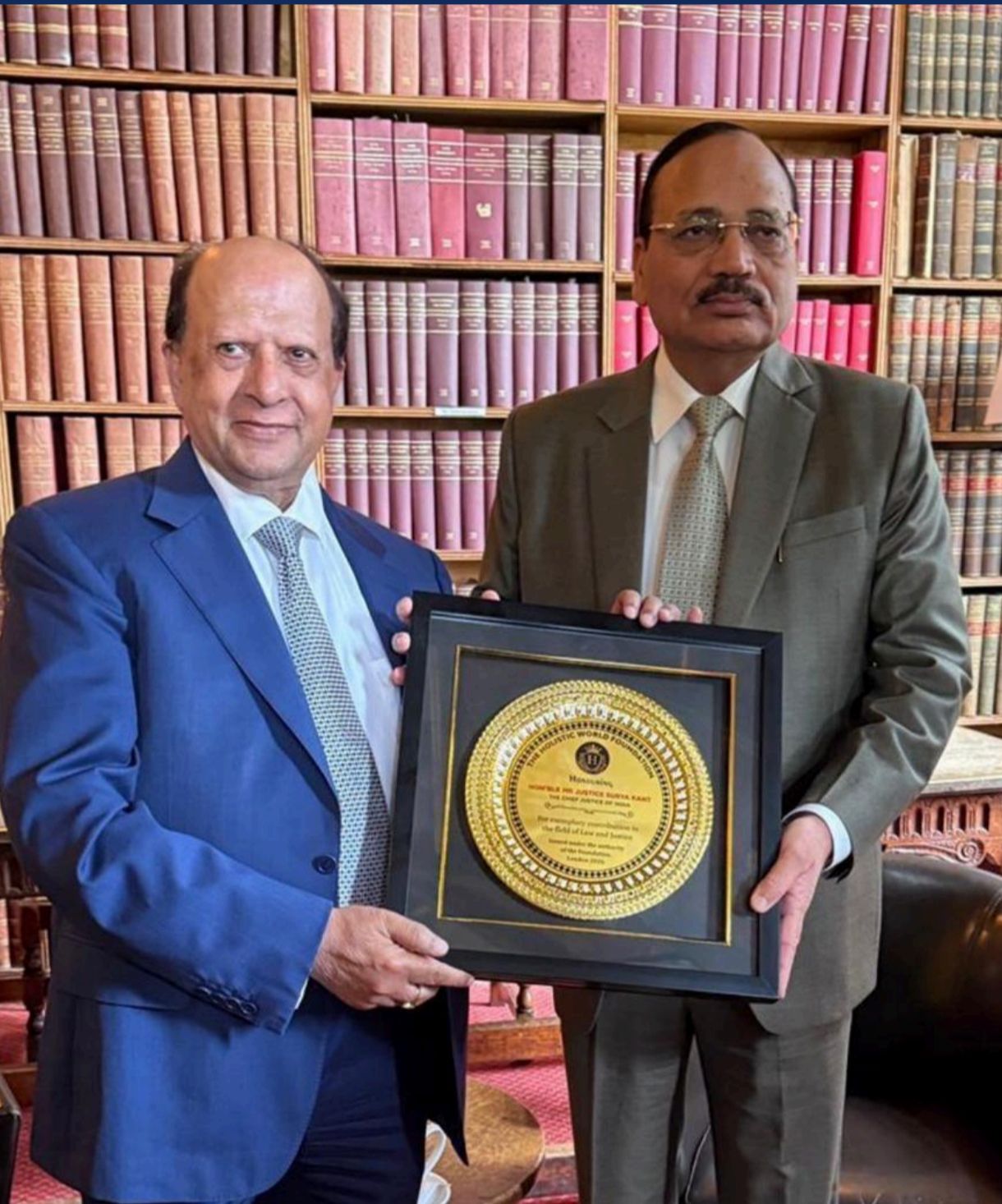 होलिस्टिक वर्ल्ड फाउंडेशन ने भारत के मुख्य न्यायाधीश न्यायमूर्ति सूर्यकांत को ऑक्सफोर्ड यूनियन में ‘होलिस्टिक वर्ल्ड अवॉर्ड’ से किया सम्मानित