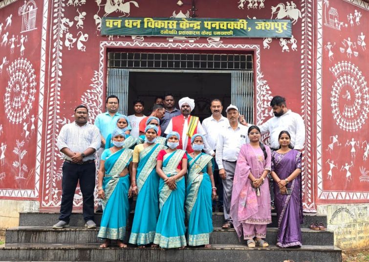 स्थानीय वन संसाधनों को आर्थिक अवसरों में बदलने का माध्यम बन रहे वन धन विकास केंद्र: रूपसाय सलाम